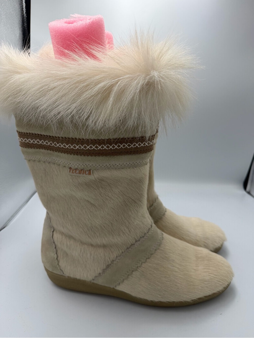 Like new Vintage Tecnica White Fur Boots Size 42 (10.5-11)